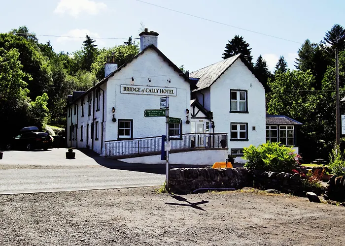 Bridge Of Cally Hotel