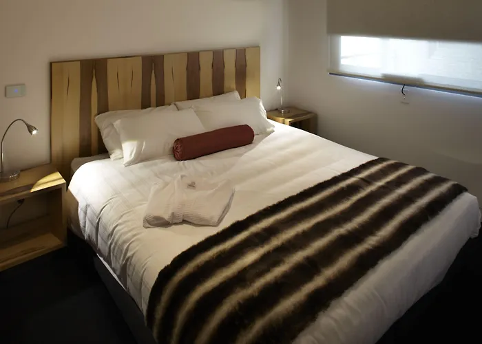 Salamanca Wharf Hotel