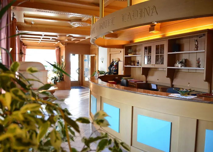 Hotel Ladina Campitello di Fassa