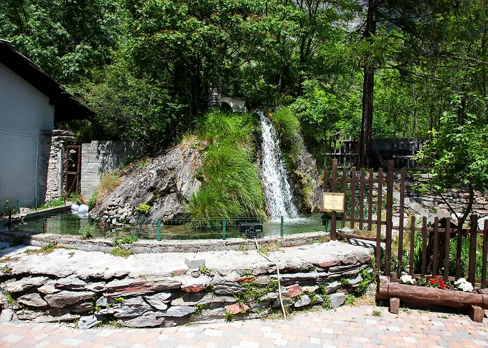Chalet Sul Lago Hotel In Montagna