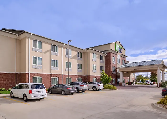 Holiday Inn Express & Suites Emporia Northwest By Ihg