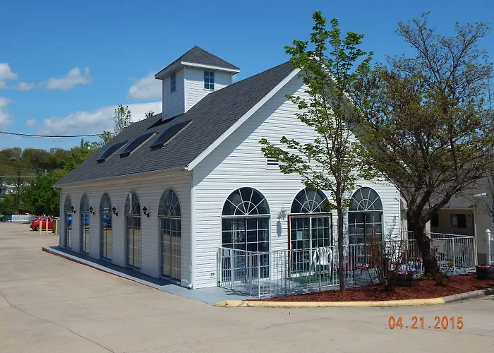 Carriage House Inn