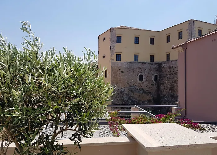 Ambassadors Residence Boutique Hotel