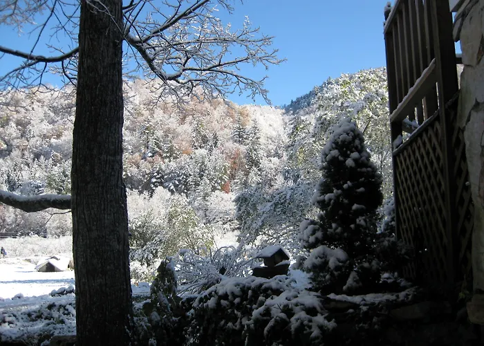 Mountain Valley Retreat