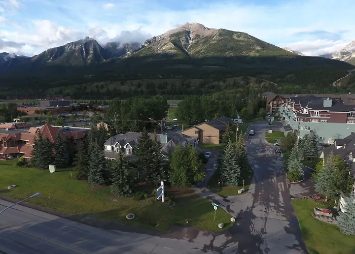 Lady Macdonald Country Inn Canmore