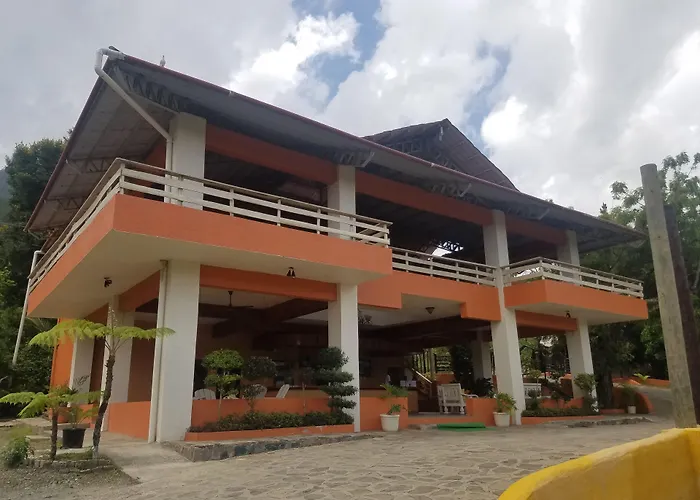 River Club & Resort