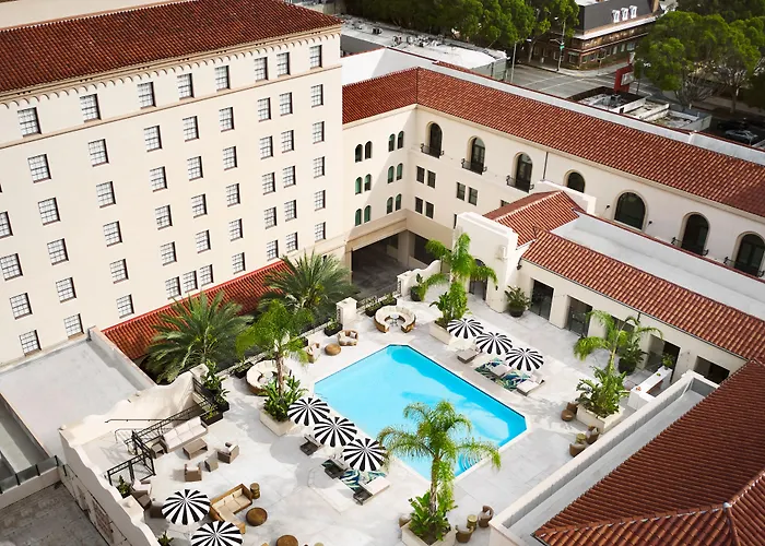 Pasadena & Pool