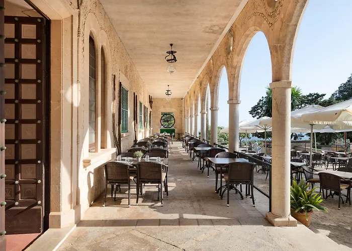 Hotel Santuari De Cura Randa