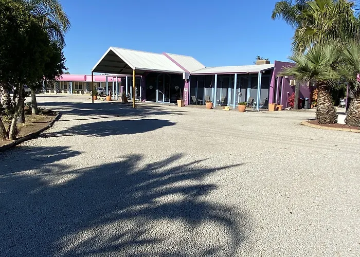 Paddle Steamer Motel