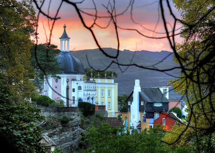 Portmeirion Village & Castell Deudraeth Porthmadog