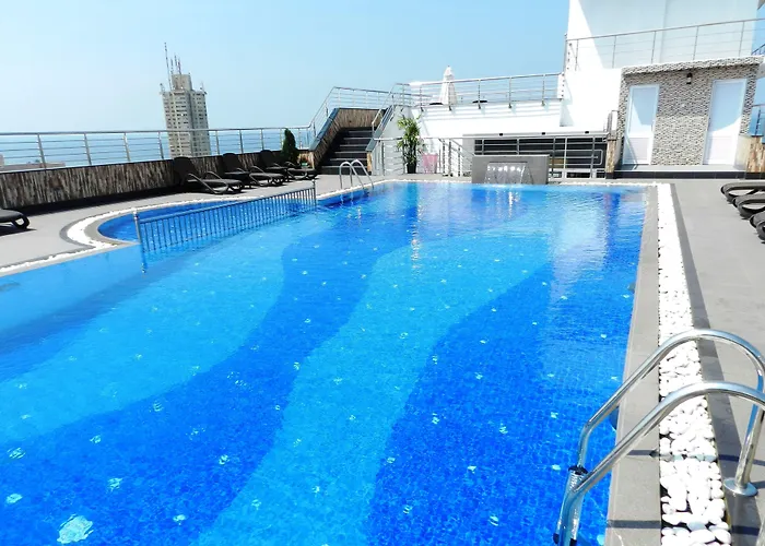 Pearl City Hotel