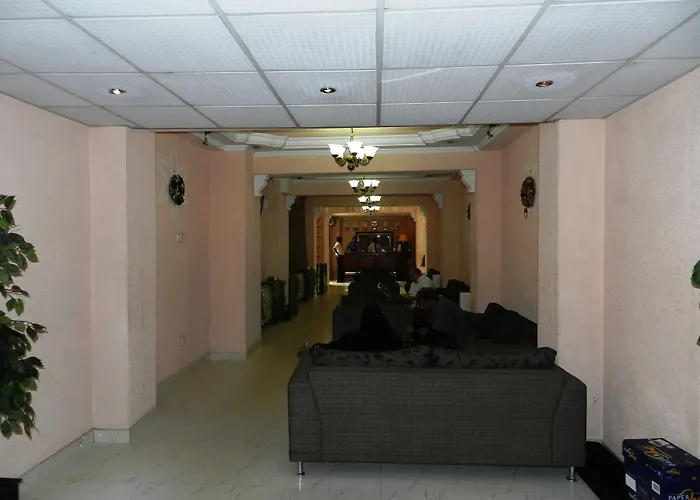 Pearl City Hotel