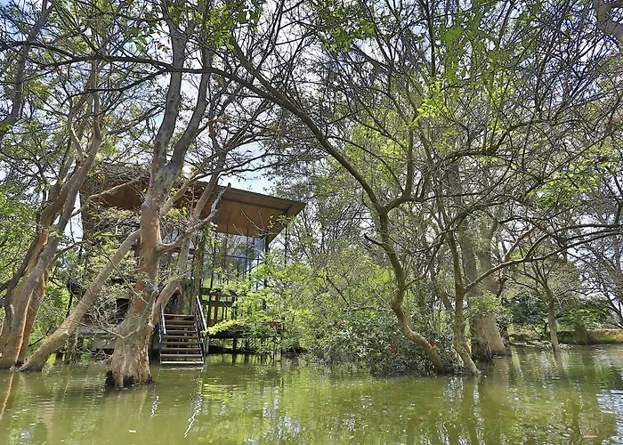Kalundewa Retreat