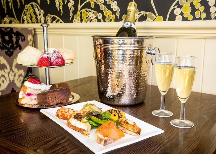 The Lounge Hotel & Bar Penrith