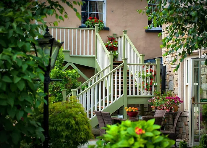 Step House Hotel