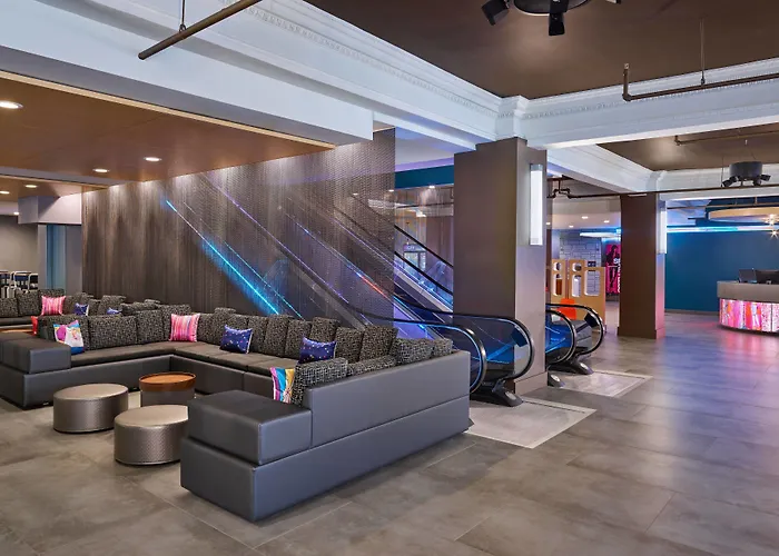 Aloft By Marriott Houston Downtown