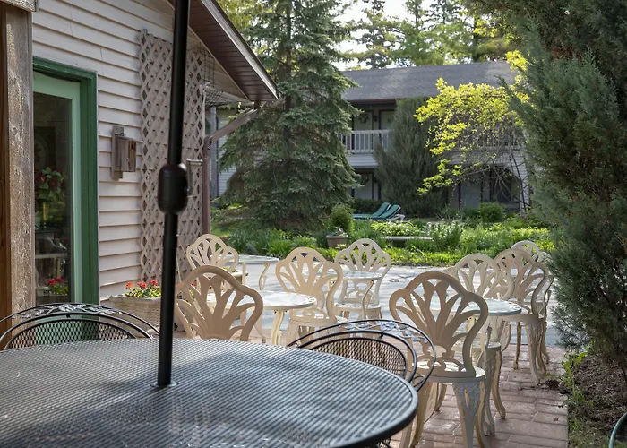 Coachlite Inn