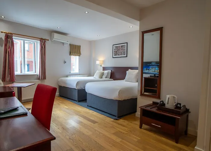 County Hotel