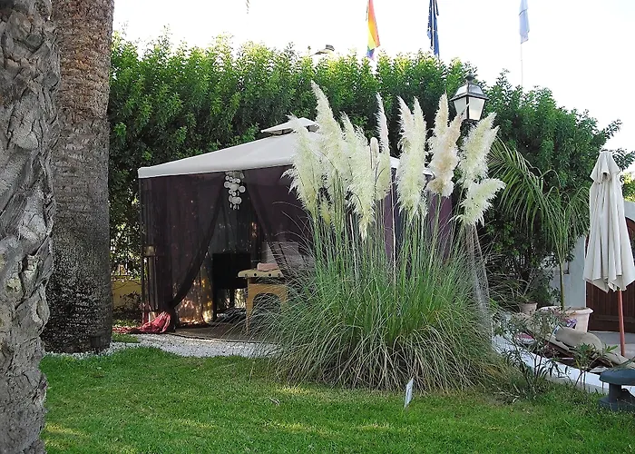 Birdcage Gay Men Resort&Lifestyle Hotel
