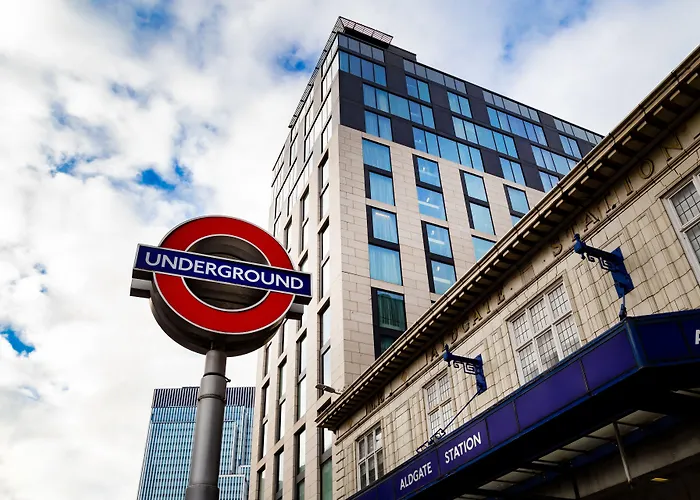 Leonardo Hotel London Aldgate - Formerly Hotel Saint