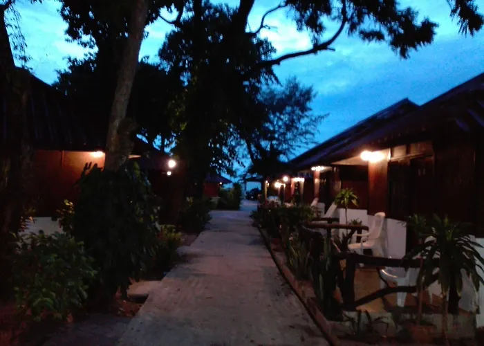 Haadrin Resort