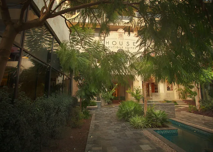 House Boutique Suites
