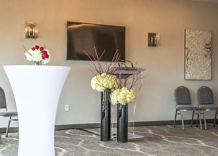 Best Western Plus St. John'S Airport Hotel And Suites