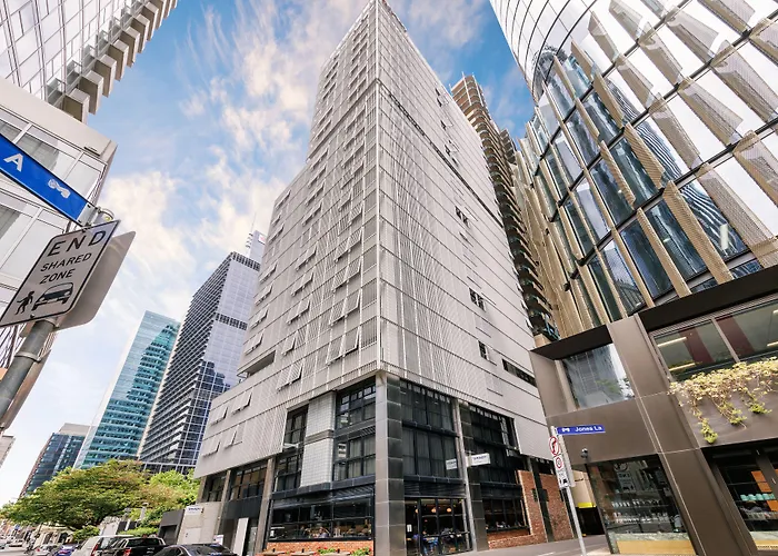 Brady Hotels Jones Lane