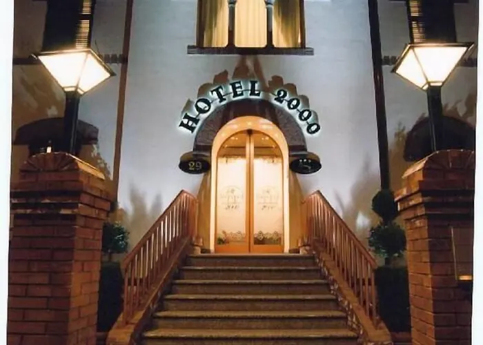 Hotel 2000