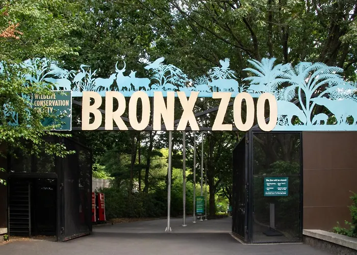 Holiday Inn Express & Suites Bronx - Zoo Area By Ihg