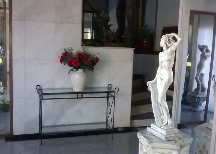 Geneviee Palace Hotel