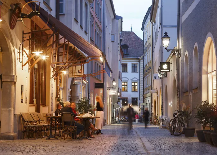 Hotel Orphee - Grosses Haus