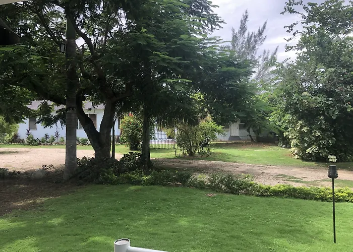 Airport Beach Hotel