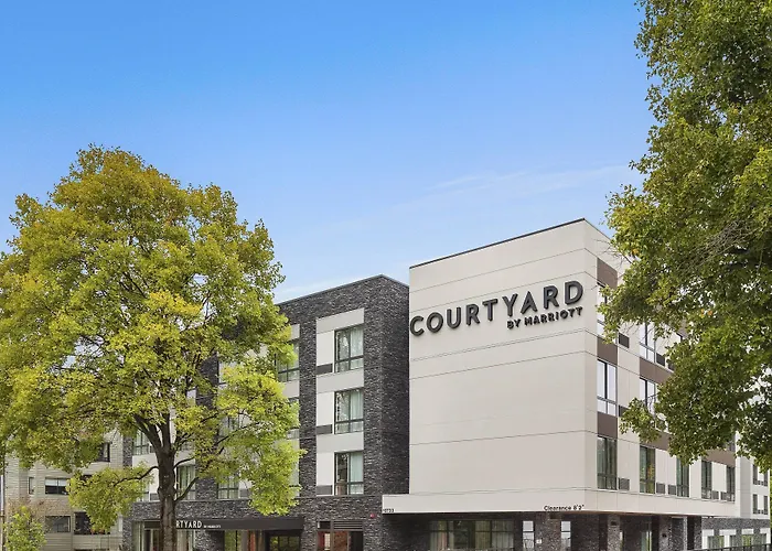 Courtyard By Marriott Seattle Northgate