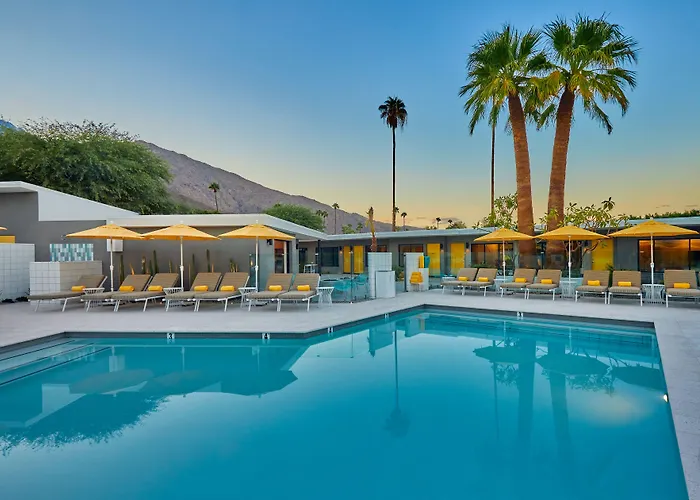 Twin Palms Resort - A Gay Men'S Resort