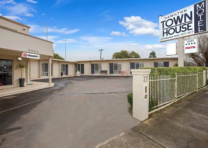 Hamilton Townhouse Motel