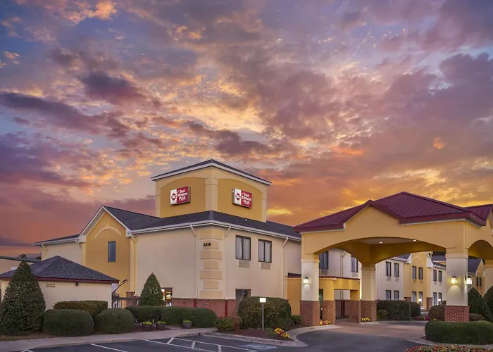 Best Western Plus Suites Greenville