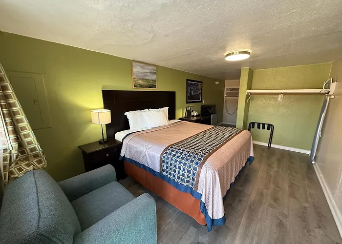 Executive Inn & Kitchenette Suites-Eagle Pass