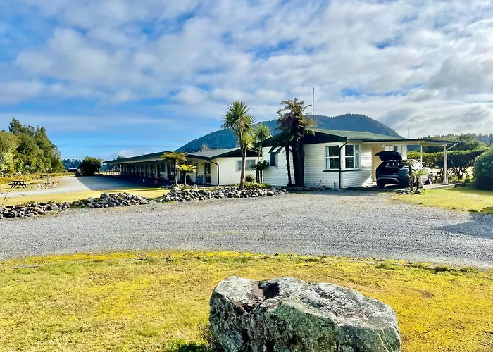 Glacier View Motel
