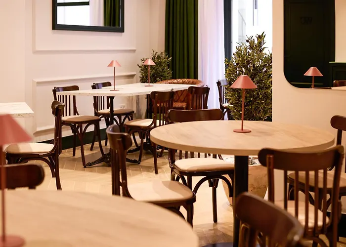 Honest Granada Hotel
