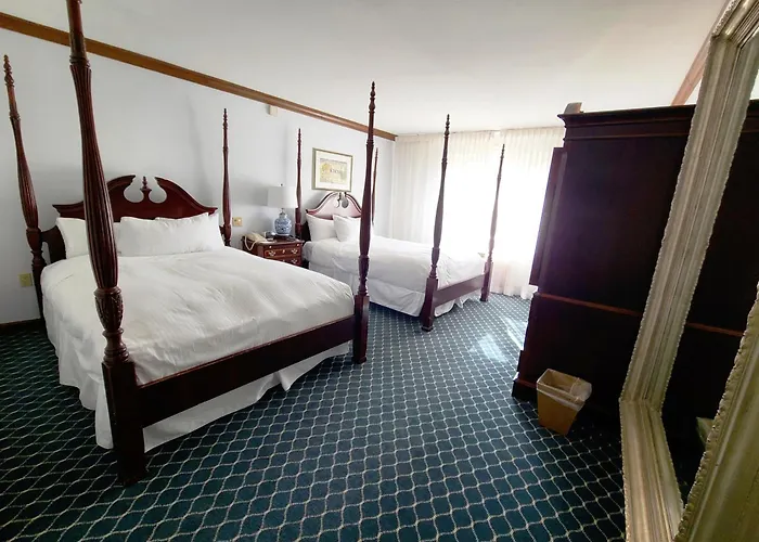 Avon Old Farms Hotel