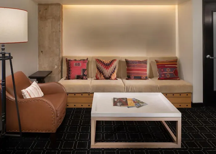 Hotel Valencia Riverwalk