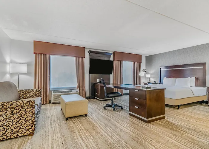 Hampton Inn & Suites Detroit/Airport Romulus