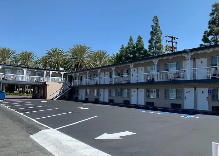 Riviera Motel