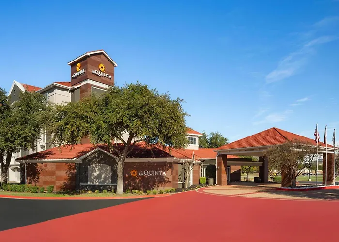 La Quinta By Wyndham Dallas South