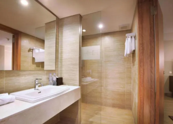 Harper Kuta Hotel By Aston
