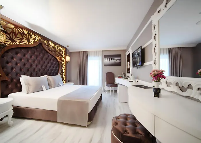 Demonti Hotel