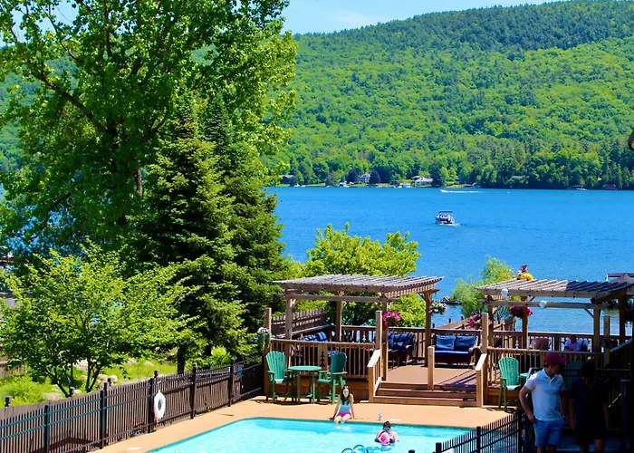 The Sundowner On Lake George