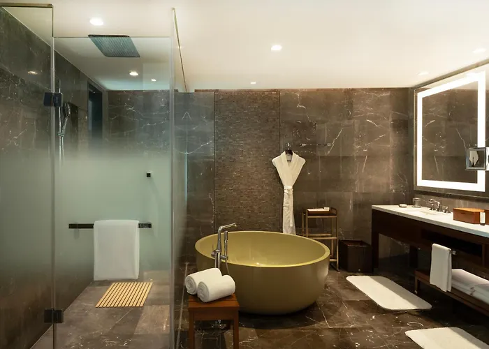 Grand Hyatt Kochi Bolgatty
