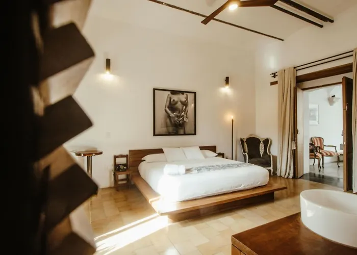 Hotel Sin Nombre